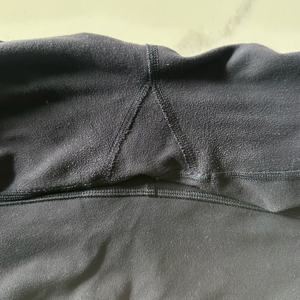 Lululemon mid rise Wunder Under leggings - Picture 4 of 6